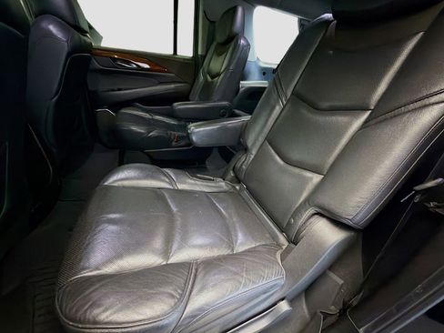 Used 2019 Cadillac Escalade ESV Luxury RWD image 13