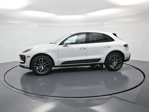 Used 2026 Porsche Macan AWD/4WD image 2