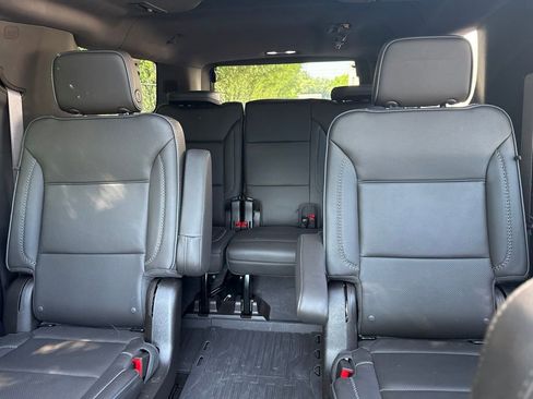 Used 2023 GMC Yukon XL Denali AWD/4WD image 14