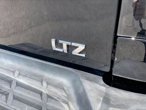 Used 2011 Chevrolet Silverado 2500 LTZ w/ LTZ Plus Package AWD/4WD image 9