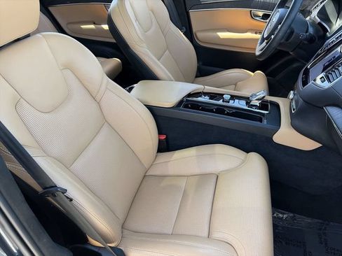 Used 2023 Volvo XC90 T8 Ultimate w/ Lounge Package AWD/4WD image 11