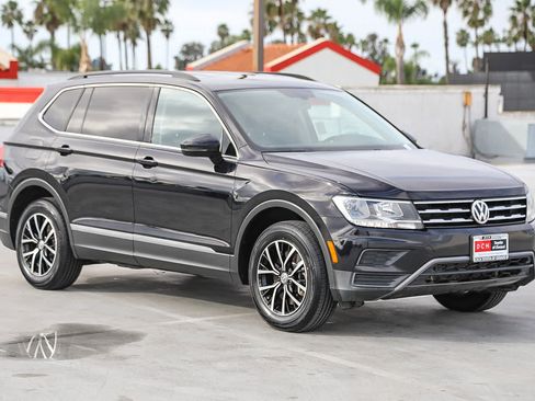 Used 2021 Volkswagen Tiguan SE image 4
