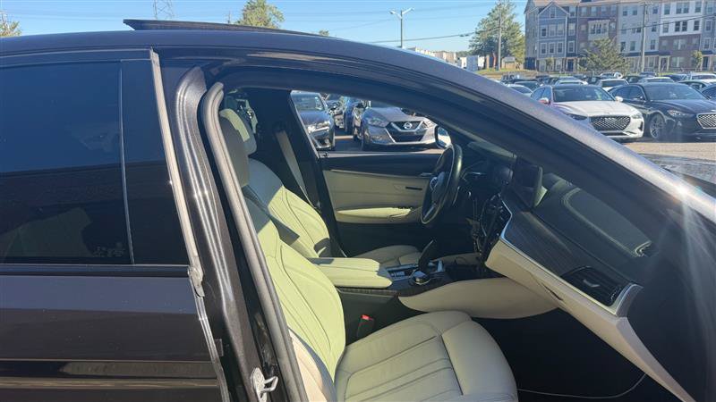 Used 2021 BMW M550i xDrive w/ Executive Package AWD/4WD image 9