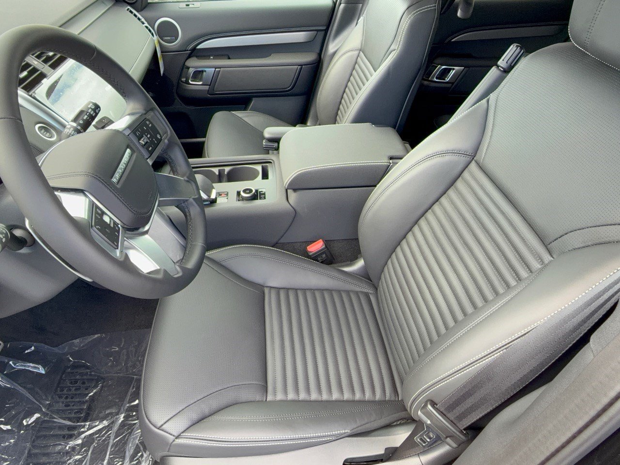 New 2026 Land Rover Discovery Limited Edition AWD/4WD image 5