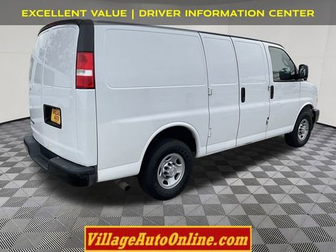 Used 2018 Chevrolet Express 2500 w/ Driver Convenience Package RWD image 4