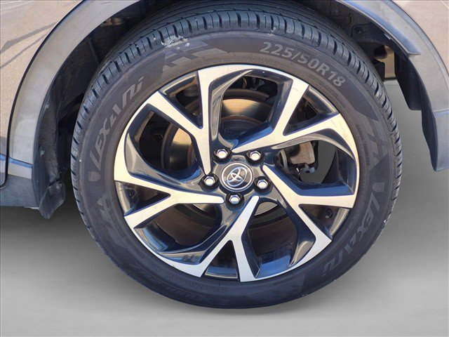 Used 2018 Toyota C-HR XLE FWD image 16