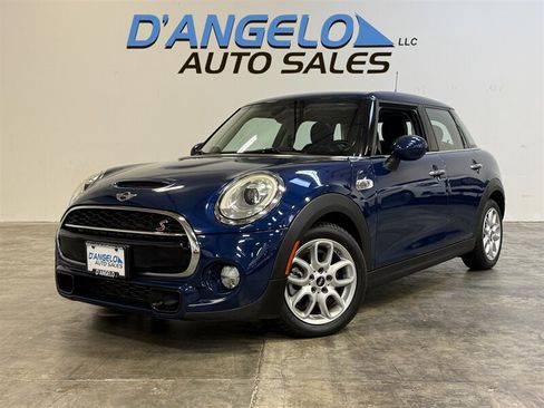 Used 2017 MINI Cooper S FWD image 1