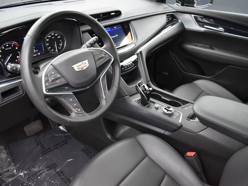 Certified 2025 Cadillac XT5 Premium Luxury image 12