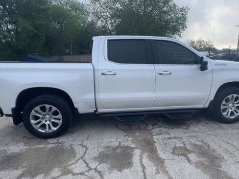 Used 2022 Chevrolet Silverado 1500 High Country w/ Technology Package AWD/4WD image 9