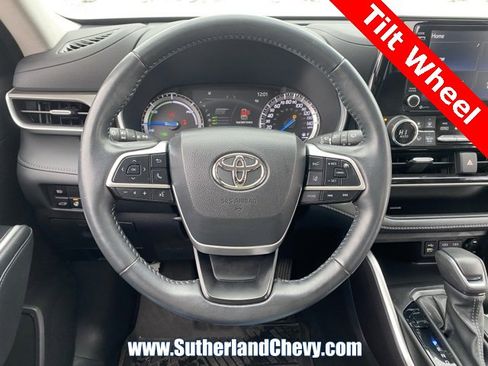 Used 2022 Toyota Highlander XLE image 20