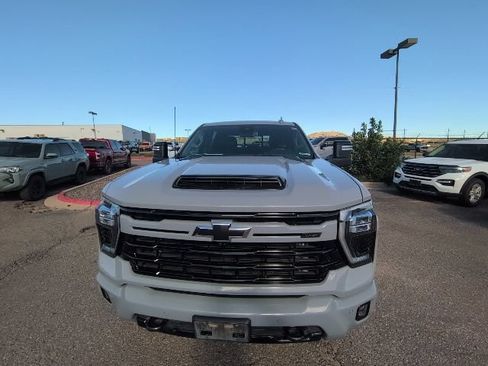 Used 2024 Chevrolet Silverado 2500 LTZ w/ LTZ Plus Package AWD/4WD image 2