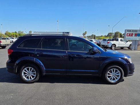 Used 2018 Dodge Journey SXT w/ Premium Group FWD image 6