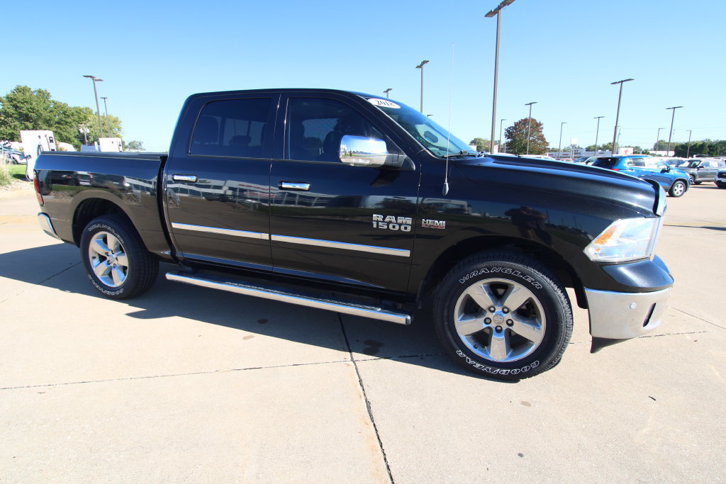 Used 2018 RAM 1500 Big Horn AWD/4WD image 3