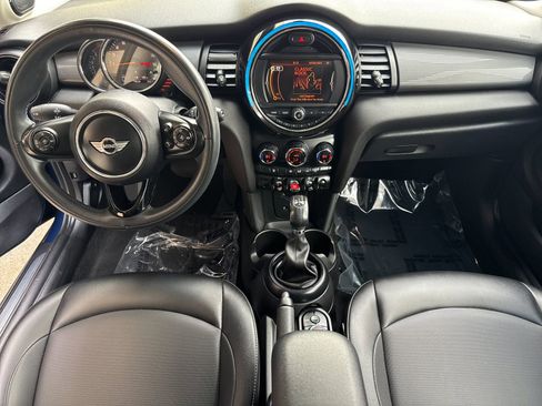 Used 2017 MINI Cooper 2-Door Hardtop image 5