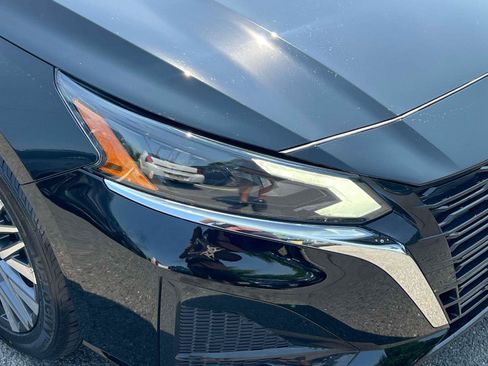Used 2024 Nissan Altima 2.5 SV w/ SV Premium Package AWD/4WD image 7