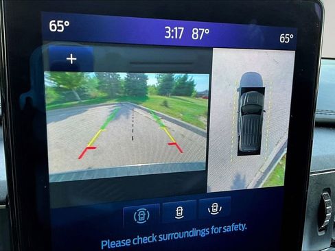 Used 2022 Ford Explorer Platinum w/ Equipment Group 601A image 17