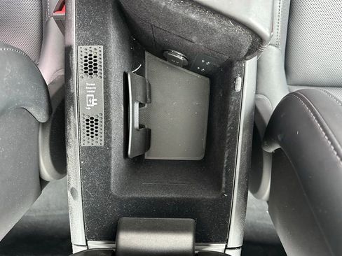 Used 2024 Porsche Taycan image 26