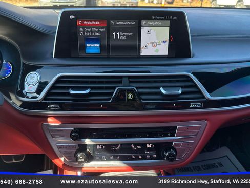Used 2018 BMW M760i xDrive image 31