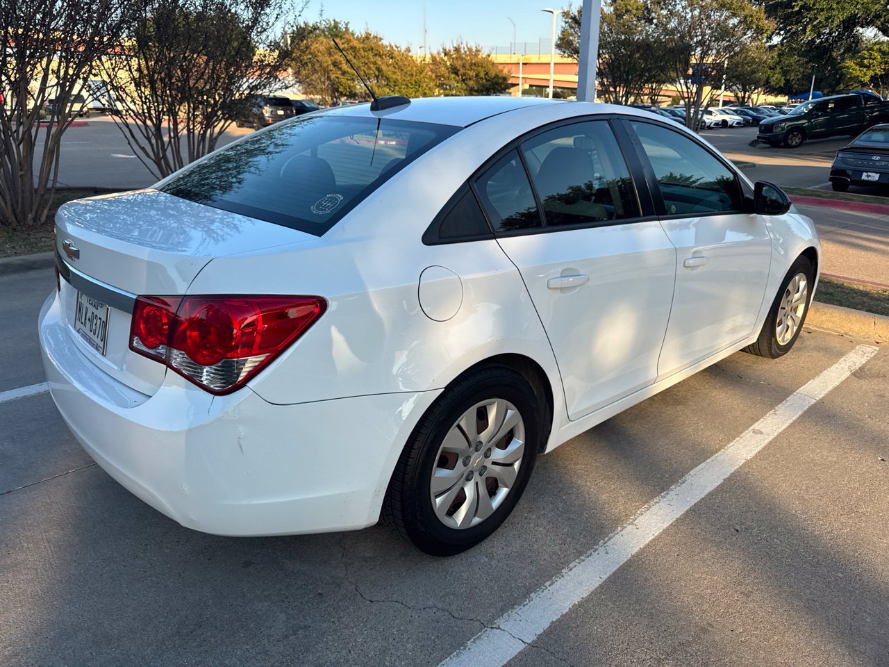 Used 2016 Chevrolet Cruze L FWD image 3