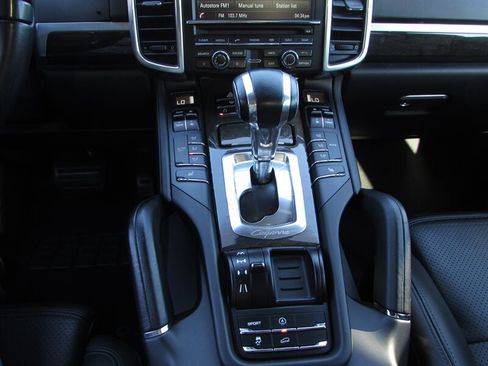 Used 2013 Porsche Cayenne AWD/4WD image 12