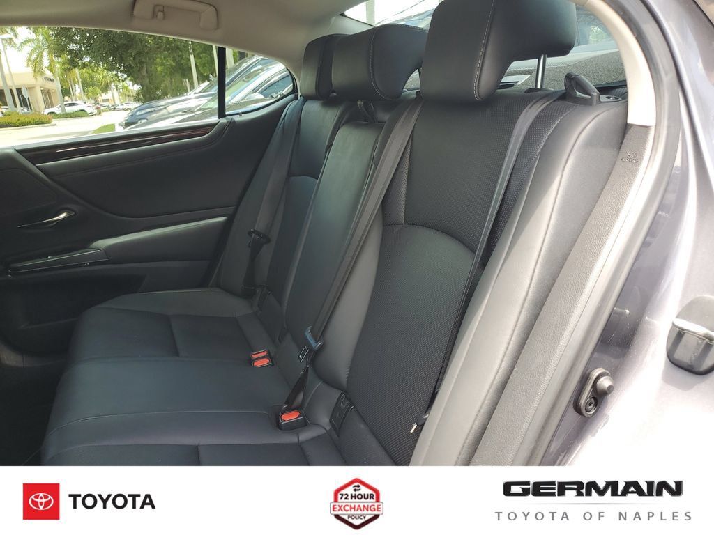 Used 2020 Lexus ES 300h w/ Premium Package FWD image 21