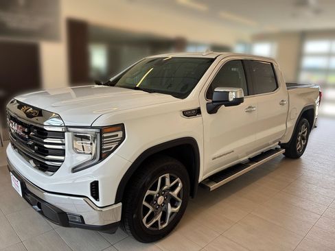 Used 2024 GMC Sierra 1500 SLT w/ SLT Convenience Package AWD/4WD image 4