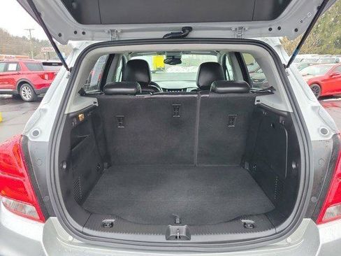 Used 2021 Chevrolet Trax LT w/ Redline Edition image 8
