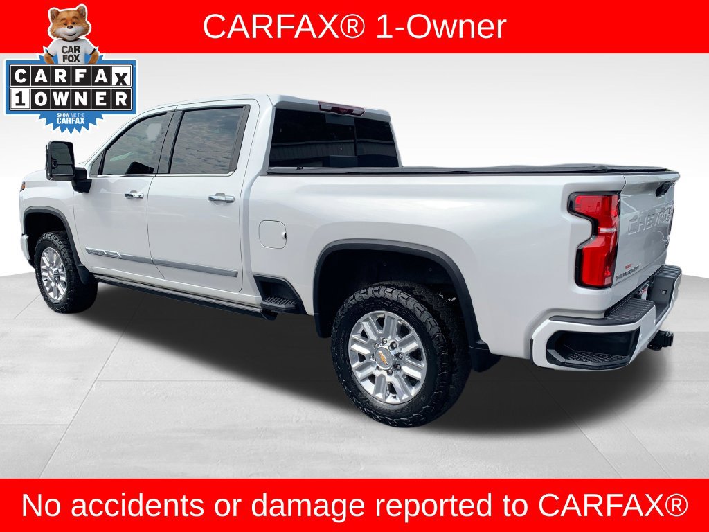 Used 2024 Chevrolet Silverado 2500 High Country w/ High Country Premium Package AWD/4WD image 3