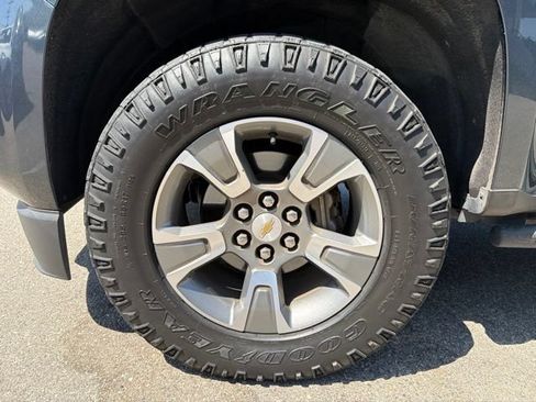 Used 2019 Chevrolet Colorado Z71 AWD/4WD image 25