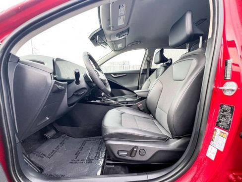 Used 2024 Kia Niro EX image 12