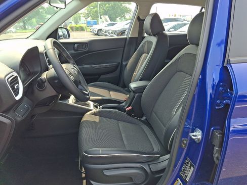 Certified 2023 Hyundai Venue Limited FWD image 13