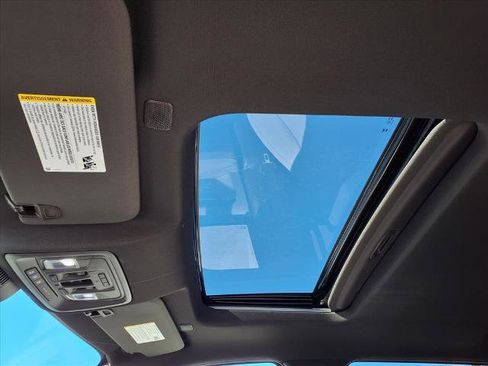 New 2026 GMC Sierra 1500 SLT image 5