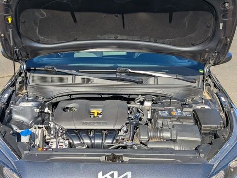 Used 2023 Kia Forte LXS image 32