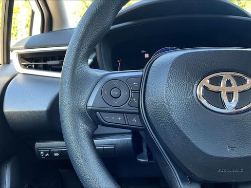 Used 2026 Toyota Corolla LE FWD image 23