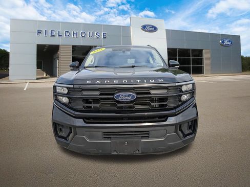 Used 2025 Ford Expedition Active AWD/4WD image 2