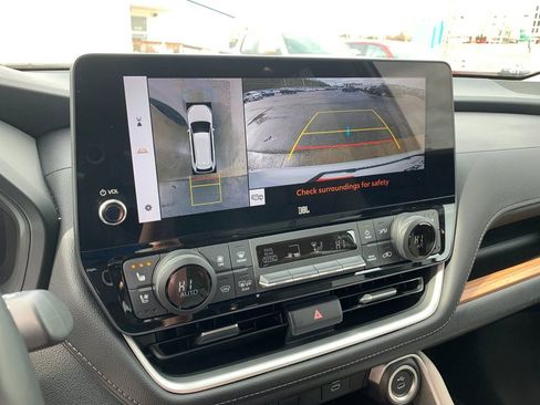 Used 2024 Toyota Grand Highlander Platinum image 25