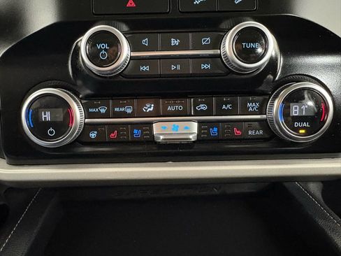 Used 2023 Ford Expedition Max XLT image 27