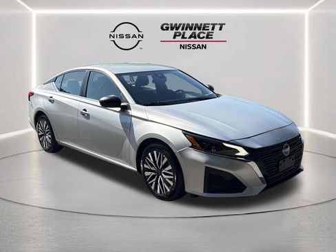 Certified 2024 Nissan Altima 2.5 SV FWD image 25