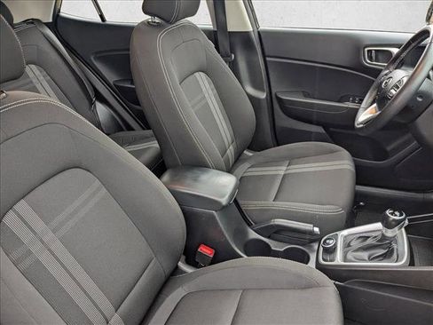 Used 2024 Hyundai Venue SEL image 19