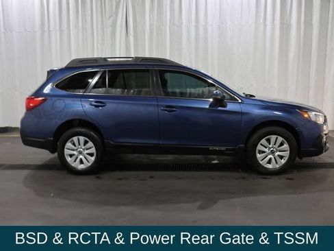 Used 2019 Subaru Outback 2.5i Premium AWD/4WD image 2