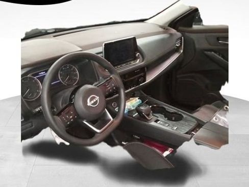 Used 2022 Nissan Rogue SV image 1