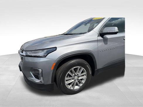 Used 2023 Chevrolet Traverse LT FWD image 16