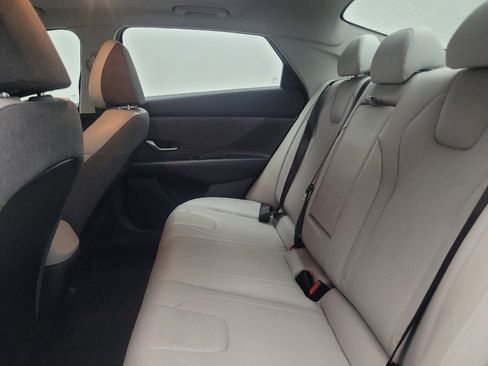 Used 2024 Hyundai Elantra Limited image 18