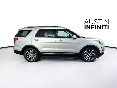 Used 2017 Ford Explorer Platinum AWD/4WD image 8