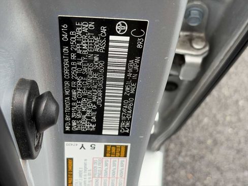 Used 2016 Toyota Prius Three Touring image 26