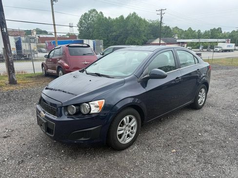 Used 2015 Chevrolet Sonic LT FWD image 3