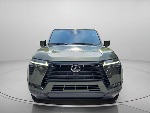 Used 2025 Lexus GX 550 w/ Accessory Package (2T) AWD/4WD image 8