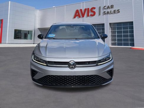Used 2025 Volkswagen Jetta Sport FWD image 2