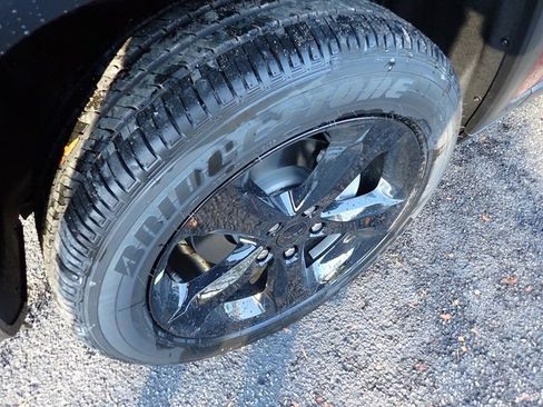 New 2025 Jeep Grand Cherokee 4WD image 11