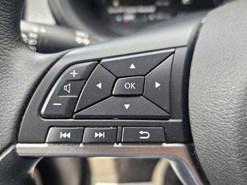 Used 2021 Nissan Kicks SV FWD image 17